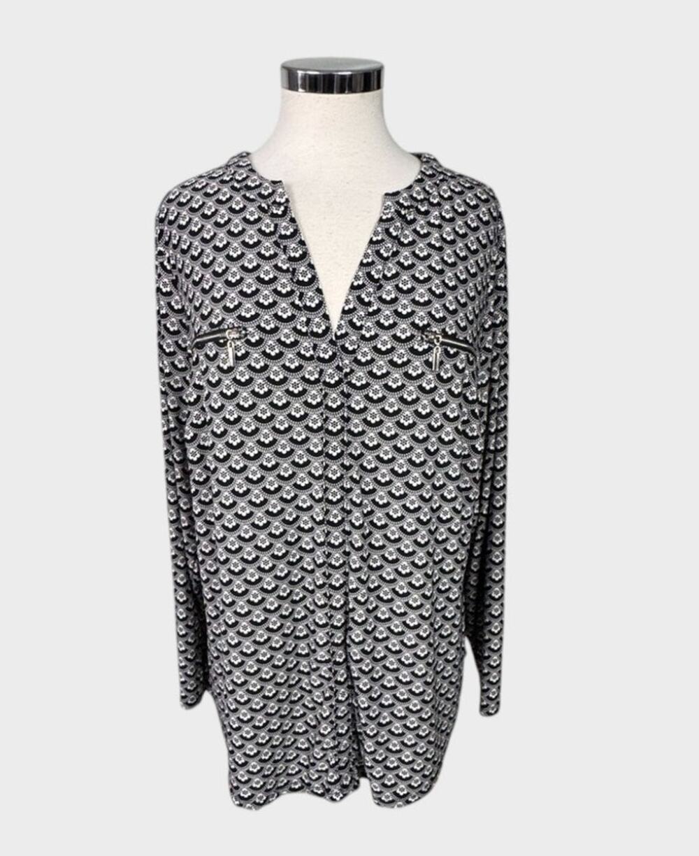 INC International Concepts Womens 2X V Neck Top Black White Print Poly Spandex